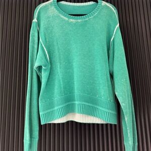 Lululemon Women's Green Sweater